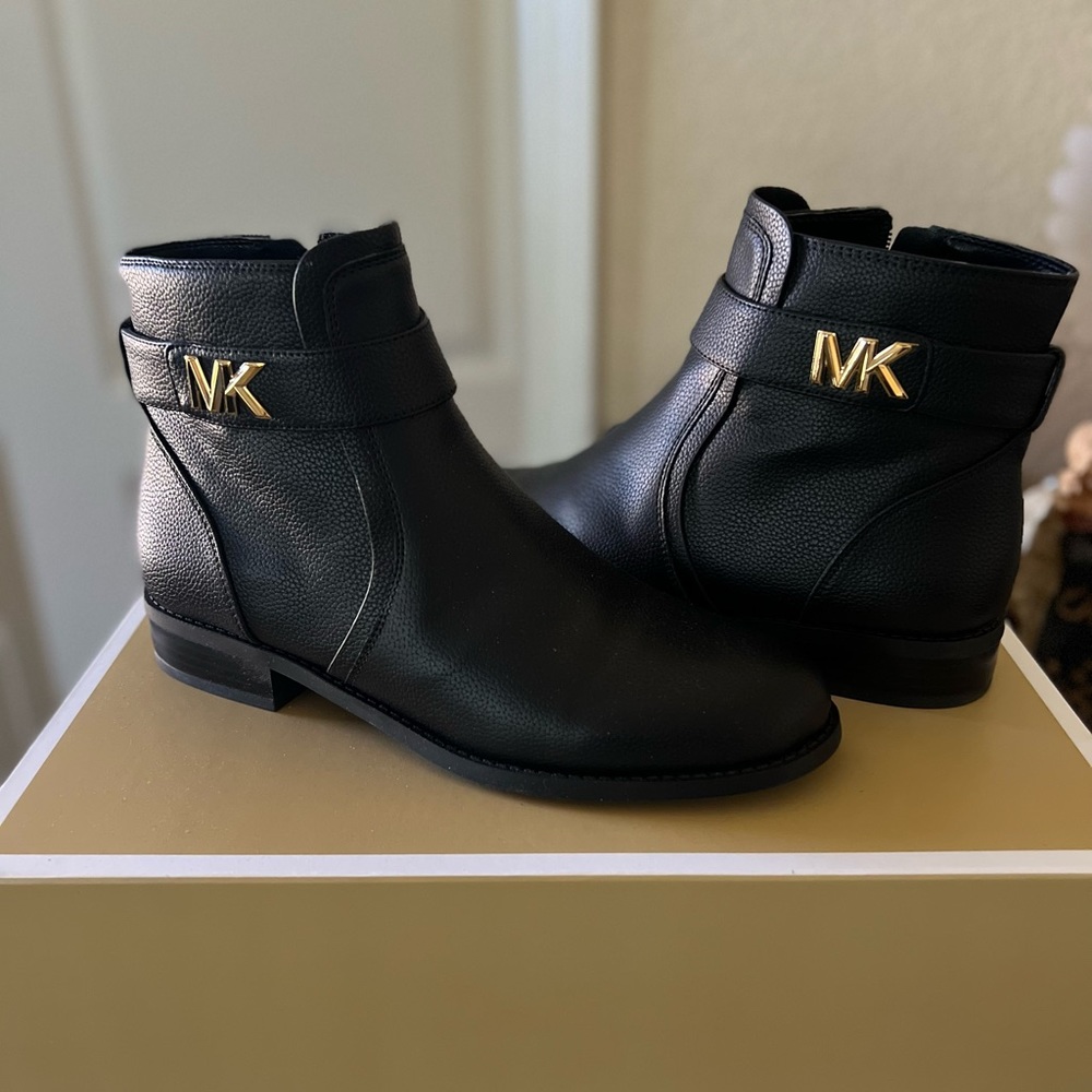 Michael Kors Jilly Ankle Boots